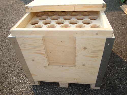 Crate with edge protection, milled inlay and plexiglass > Image 1
